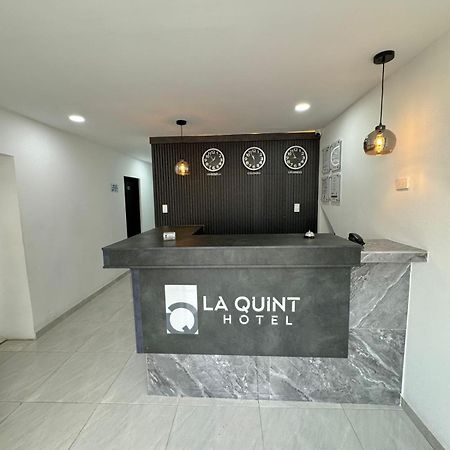 Hotel Le Quint กูกูตา ภายนอก รูปภาพ