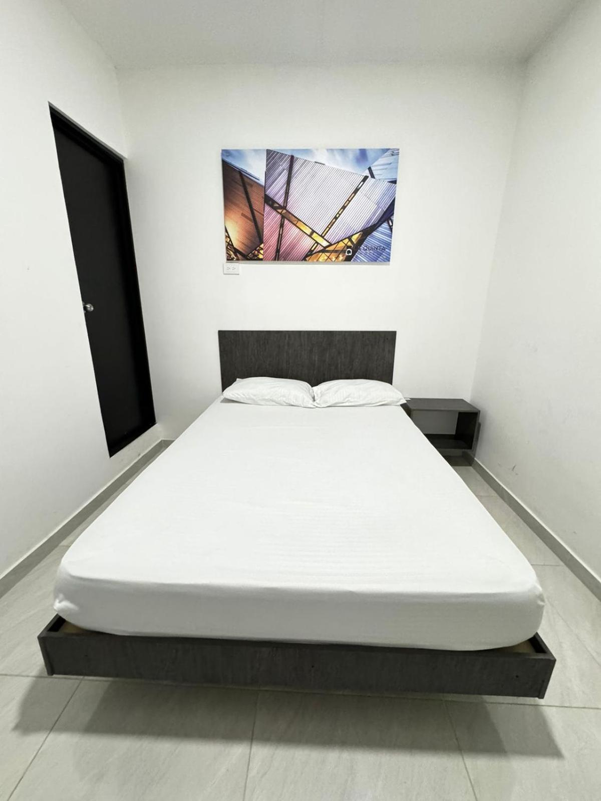 Hotel Le Quint กูกูตา ภายนอก รูปภาพ