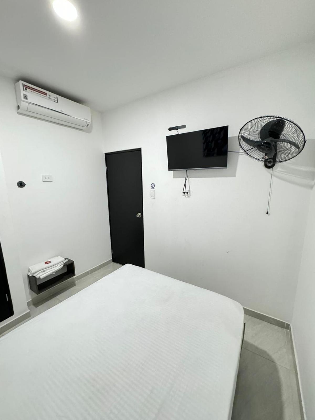 Hotel Le Quint กูกูตา ภายนอก รูปภาพ