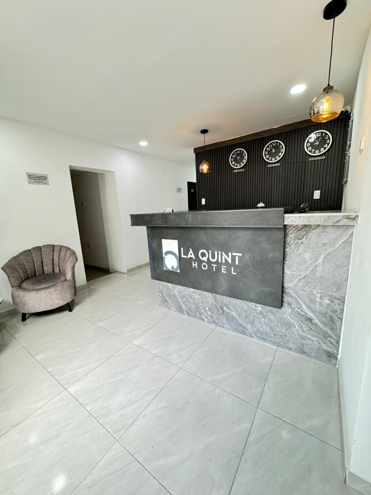 Hotel Le Quint กูกูตา ภายนอก รูปภาพ