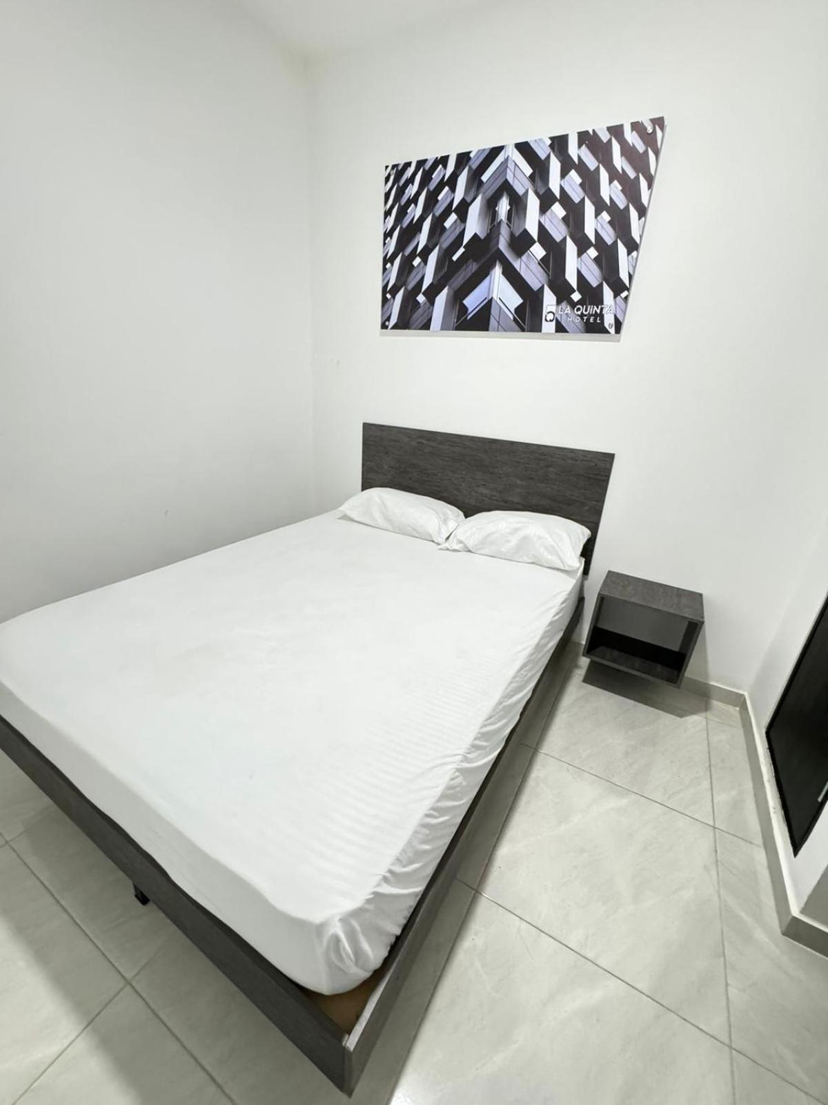 Hotel Le Quint กูกูตา ภายนอก รูปภาพ