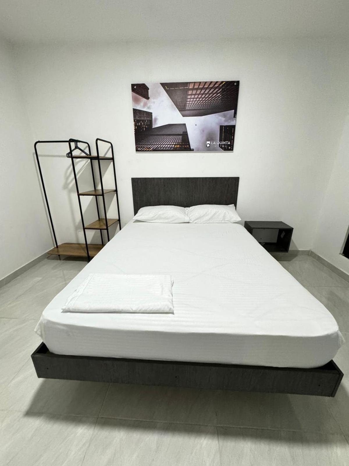Hotel Le Quint กูกูตา ภายนอก รูปภาพ